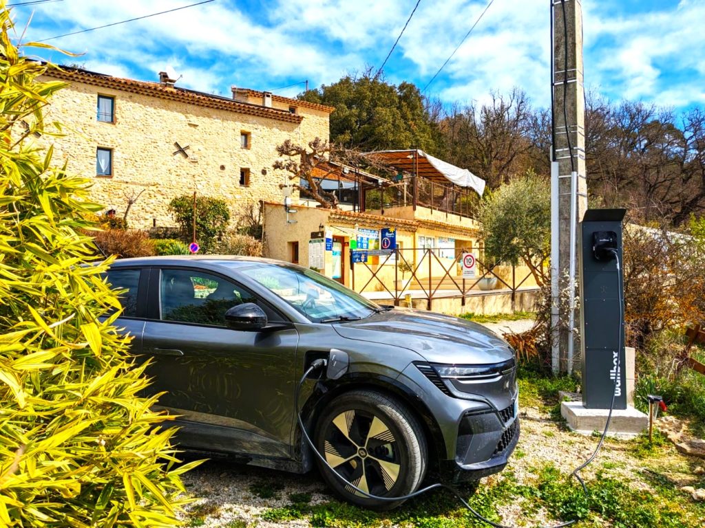 recharge voiture électrique environnement