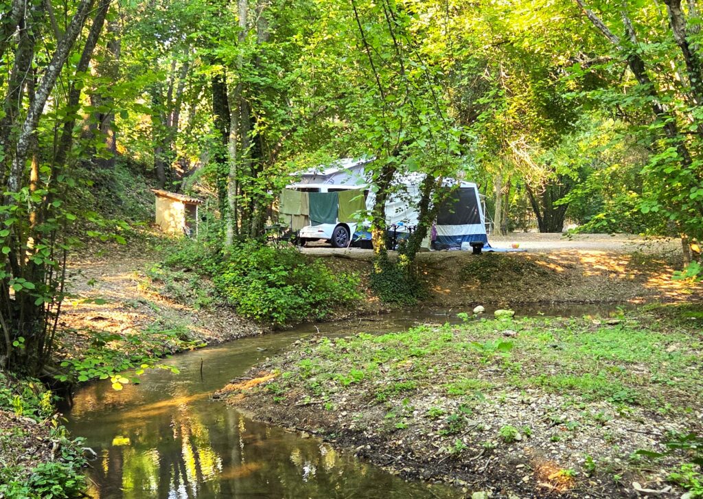 camping-au-bord-de-la-riviere